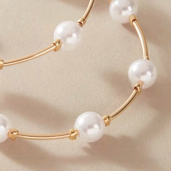Pearl hoop earrings - Picture 2 of 3